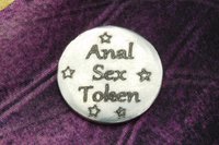 Pendentif BDSM Fuck Off, Accessoire de Soumise, Cordon Noué en Permanance, Fait Main en Etain, Les Etains de Jumilhac