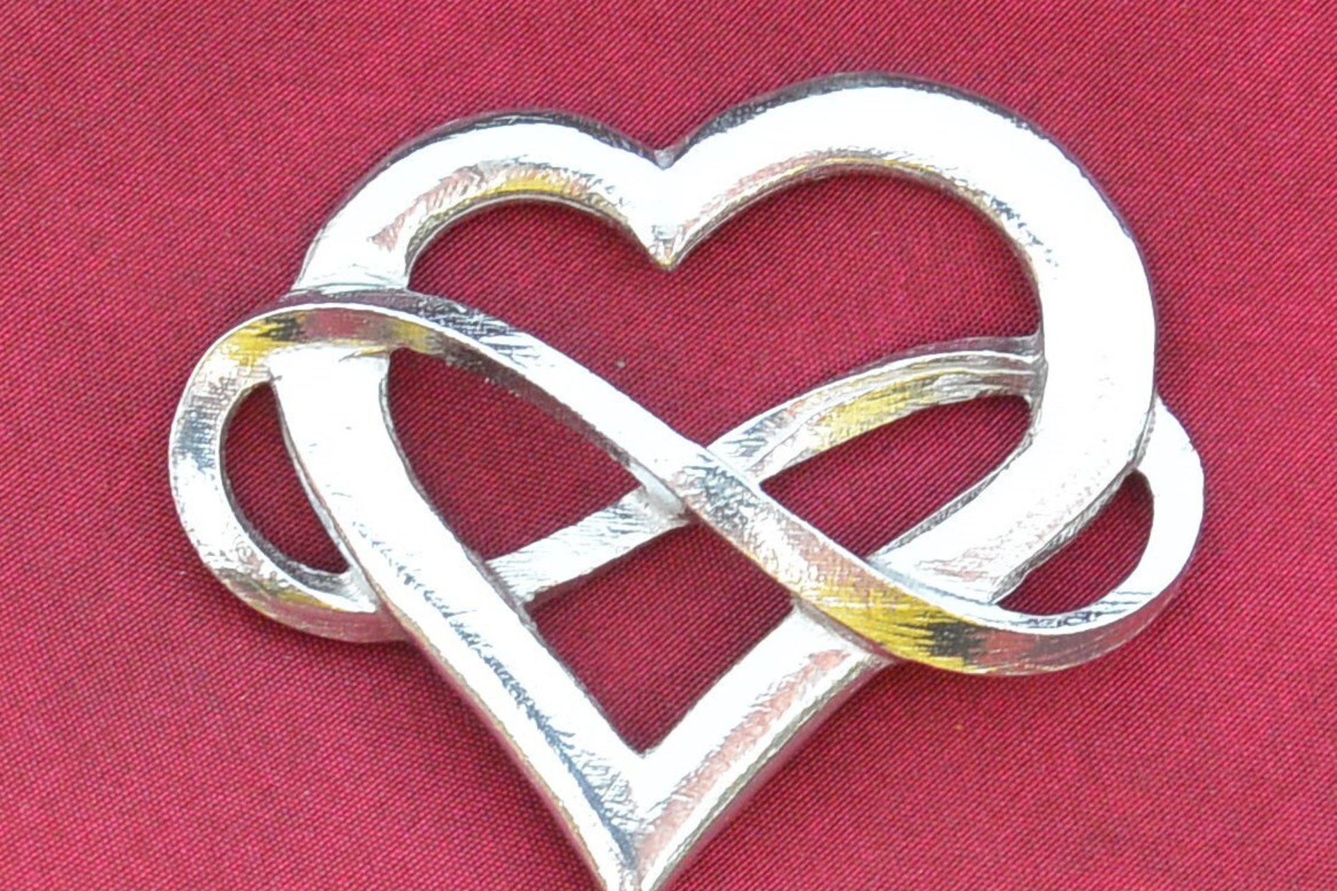 Heart with Infinity Loop Brooch – Symbol of Polyamory. Hand Cast Pewter.