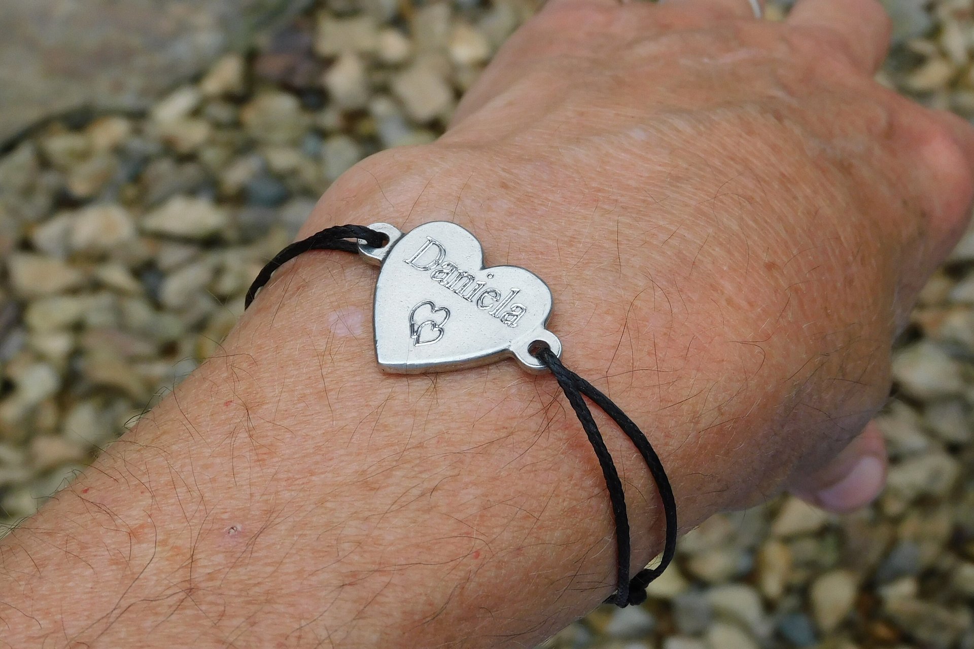 Bracelet Personnalisé, Bracelet Prénom, Fabrication Artisanale Française en Étain aux Étains de Jumilhac.
