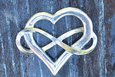 Heart with Infinity Loop Brooch – Symbol of Polyamory. Hand Cast Pewter.